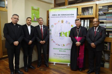 Nuncio Apostólico Fermín Emilio Sosa Rodríguez visitó  la Conferencia Episcopal Boliviana y agradeció por su servicio a la Iglesia Católica