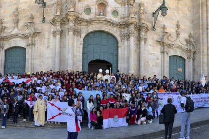 Encuentro de estudiantes concluye con el desafío de evangelizar la juventud