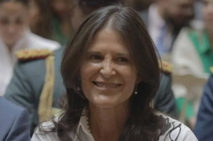 Beatriz García asume la cartera de Educación